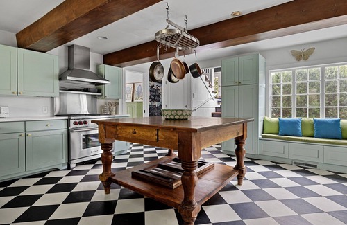 Harbert Casa | NEW! Juniper Presents: 2-Acre Home w/ Hot Tub, Pickleball/Basketball + Firepit