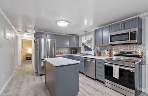 Belmont Casa | NEW! Juniper Retreat POOL+HOT TUB