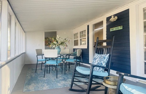 Inman Casa | NEW! LAKE BOWEN ESCAPE - FRESH DECOR - PRIVATE DOCK