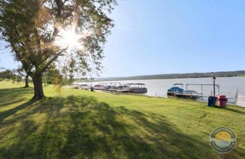 Lake Geneva Casa | New Lake Como Condo with Lake Views