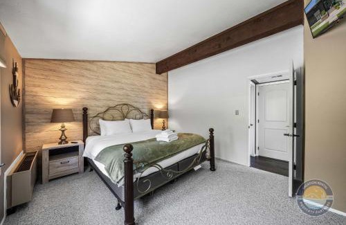 Lake Geneva Casa | New Lake Como Condo with Lake Views