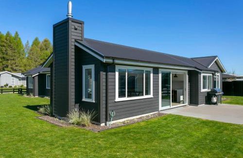 Kinloch Casa | New Lake House in Kinloch