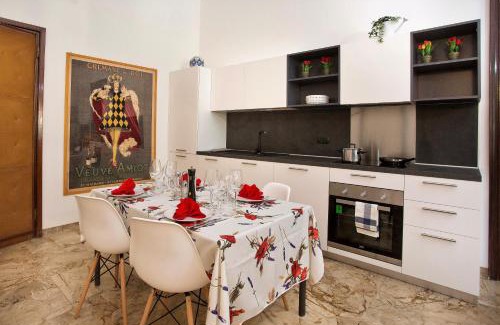 Pallanza Casa | New Lake View apartment in Historic Palace