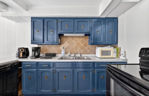 Lynn Garden Casa | NEW! Lakefront Getaway with Private Dock & Scenic Views