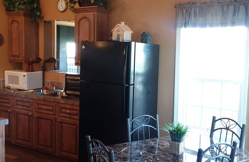 Braden River Cabaña | NEW-Lakefront /on 5 acres /near Lakewood Ranch / Pool / Pet Friendly