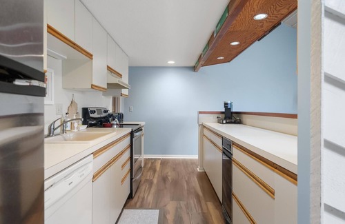 Petoskey Condominio | *NEW* Lakeside Club - 10 Minutes to Harbor Springs and Petoskey!
