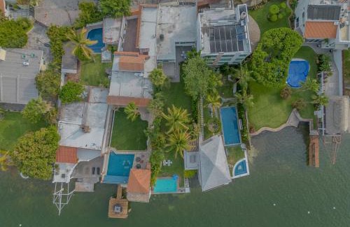 Tequesquitengo Casa | New Lakeside Retreat Spacious Family Villa