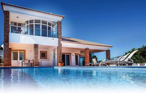 Patroves Casa | New Lands House