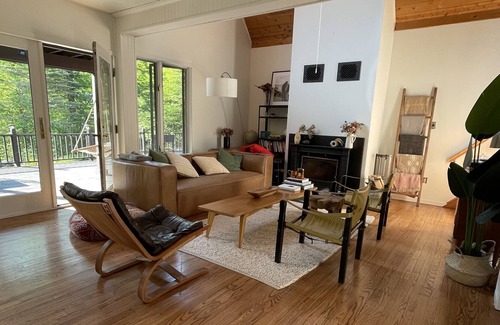 East Branch Casa | NEW! Large Chic & Cozy Catskills Cabin on 5.5 acres with private spring-fed pond