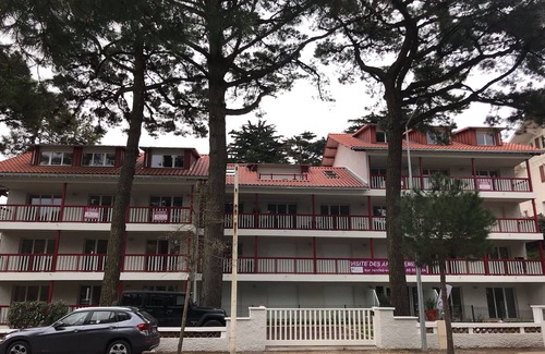 La Baule-Escoublac Apartamento | Nueva gran T2 contemporánea con terraza en la tranquilidad de los pinos a 100 m de la playa