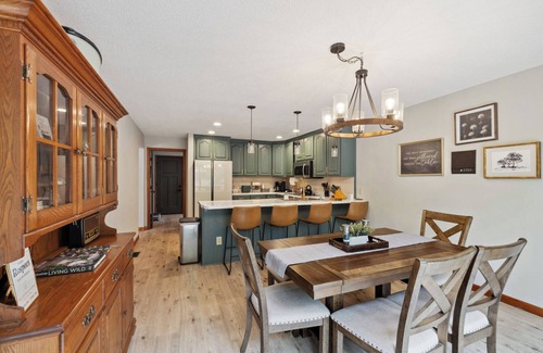 Murphy Chalet De Esquí | +NEW+Large Family Chalet/Pet Friendly/Game Room & Bar/Close to Downtown Murphy