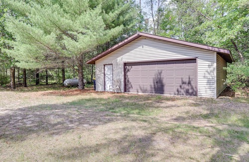 New Lisbon Cabaña | New Lisbon Family Gem ~ 3 Mi to Castle Rock Lake