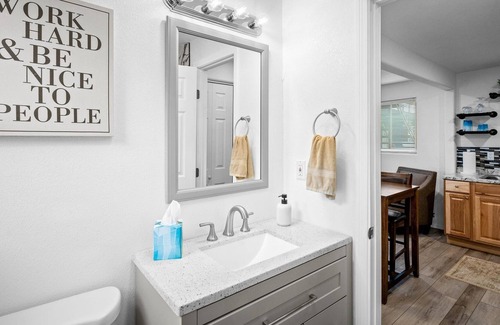 Roosevelt Condominio | NEW LISTING! 11 Chelsea Place (1-Bedroom Condo) - Pets Allowed by RedAwning