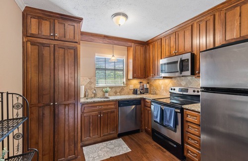 Auburn Apartamento | New Listing! 2/2 Auburn Apartment ~ Pets Welcome!