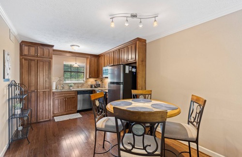 Auburn Apartamento | New Listing! 2/2 Auburn Apartment ~ Pets Welcome!