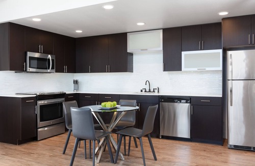 Walnut Creek Apartamento | *New Listing* 24/7 Service | Outdoor Resort & Business Amenities