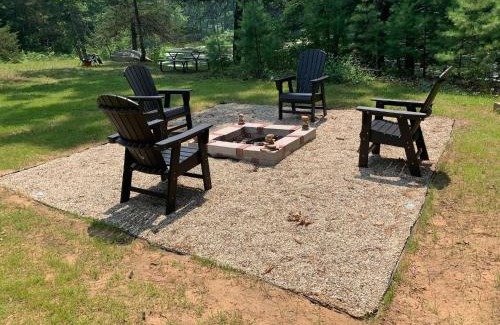 Lyndon Station Casa | New Listing 2BR/2BA on Trout Lake HotTub & Firepit