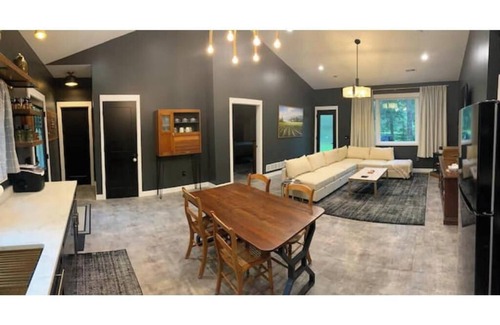 Wisconsin Dells Casa | Nuevo Listado 2Hab/2Ba, Lago Trout, Jacuzzi, Fogata, Vistas Hermosas