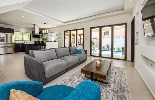 Gold Coast Casa | **NEW LISTING** - 3BR Luxury Villa with Private Pool