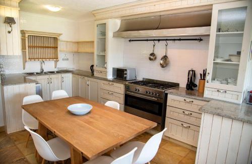 Knysna Central Apartamento | NEW LISTING - 4 Laguna Grove - Life On The Water