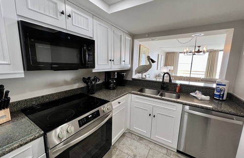 Briarcliffe Acres Condominio | New Listing!! 7th Floor Oceanfront & Center + Beach Locker! Book Now!