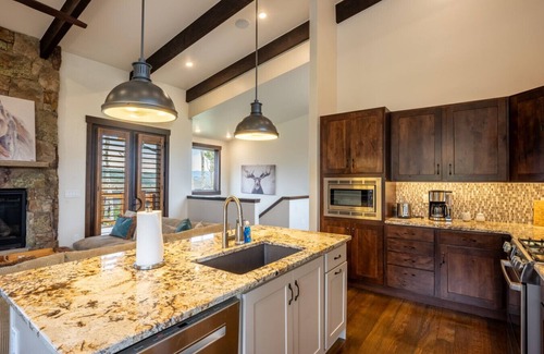 Silverthorne Casa | *NEW Listing* Aspen Sky Lodge- Walk to Clubhouse, Mountain Views