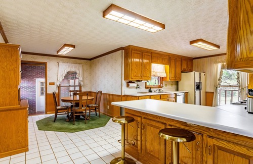Ball Ground Casa | NEW LISTING! Ball Ground Estates (4-Bedroom Home) - Pets Allowed by RedAwning