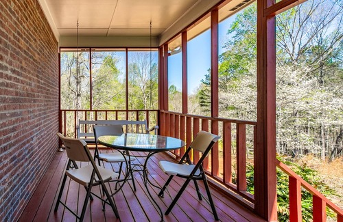Ball Ground Casa | NEW LISTING! Ball Ground Estates (4-Bedroom Home) - Pets Allowed by RedAwning