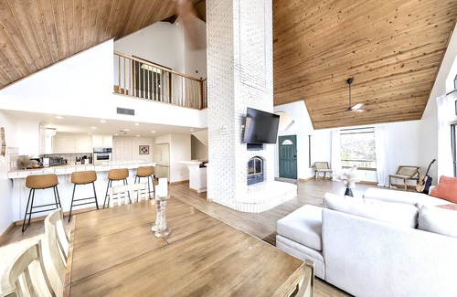 Stallion Springs Casa | New Listing! Beautiful Getaway in the Tehachapi with Hot Tub!
