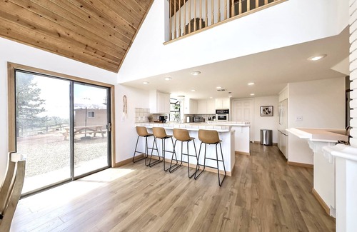 Stallion Springs Casa | New Listing! Beautiful Getaway in the Tehachapi with Hot Tub!