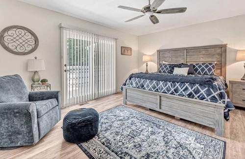 Beaver Shores Casa | NEW LISTING! Beaver Lake Hillside Hideaway by RedAwning