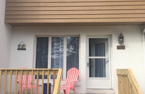 Bethany Beach Casa | ¡Nuevo listado! Bethany Beach Townhome -Paseo a la playa- Se aceptan mascotas