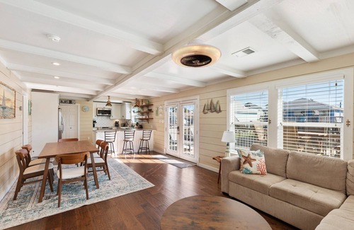 Isla Del Sol Casa | New Listing! Canal Home Cozy and Clean