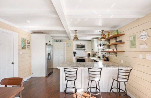 Isla Del Sol Casa | New Listing! Canal Home Cozy and Clean