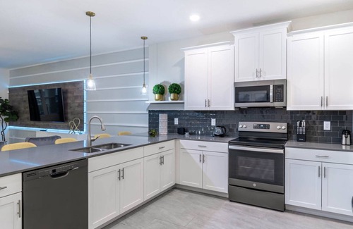 Davenport Casa | New Listing! Champions Gate Resort, 10mi to Disney & 21mi to Universal - GRH488628