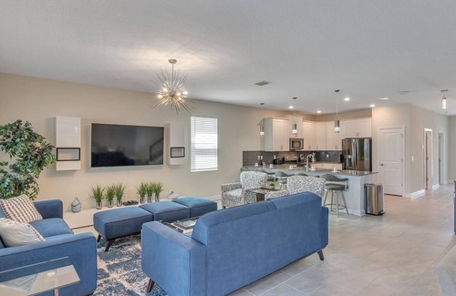 Davenport Casa | New Listing! Champions Gate Resort, 10mi to Disney & 21mi to Universal - FS383800