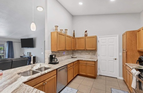 South Gulf Cove Casa | New Listing! Charlotte Harbor Area Resort, 120mi to Disney & 134mi to Universal - GRH633046