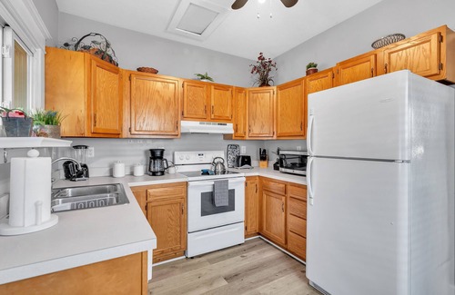 New Albany Casa | NEW LISTING! Charming 2BR Hot Tub Getaway