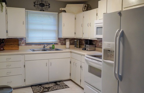 Maryville Casa | NEW LISTING. Close to hospital. downtown & parks.