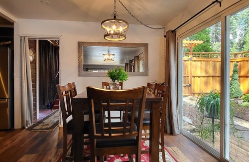 Westwood Casa | New Listing - Cozy Lakefront Retreat - 3 bed, 1 bath, bonus room with queen bed