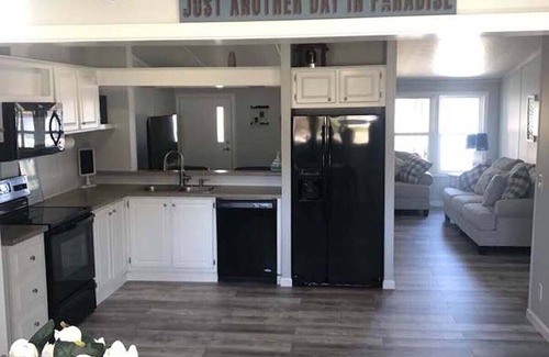 Waterloo Casa | NEW LISTING ! Cozy and relaxing water front lake house with breath taking views