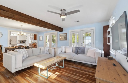 Tranquil Harbour Cabaña | New Listing | Cozy Cottage | Fully Fenced Yard