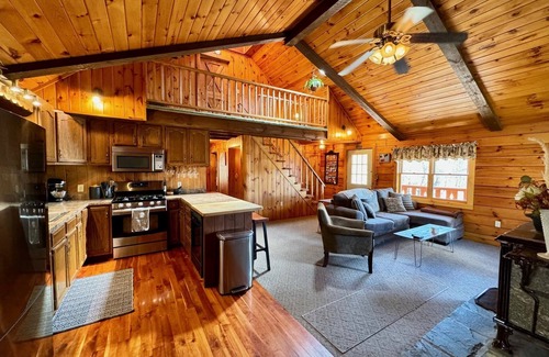 Fly Creek Cabina | New Listing; Discounted Price; Tranquil Cabin 5 miles to Cooperstown