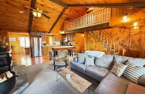 Fly Creek Cabina | New Listing; Discounted Price; Tranquil Cabin 5 miles to Cooperstown