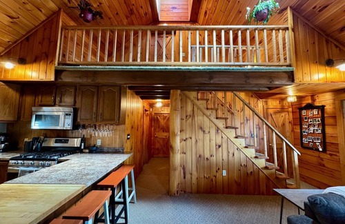 Fly Creek Cabina | New Listing; Discounted Price; Tranquil Cabin 5 miles to Cooperstown