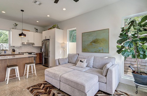Govalle Casa | NEW Listing ! East Austin Home W/Pool & Patio