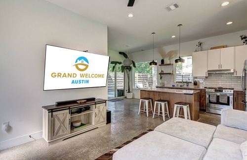 Govalle Casa | NEW Listing ! East Austin Home W/Pool & Patio