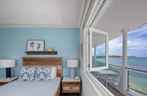 Puerto Nuevo Casa | NEW LISTING! Ensueño de Vega Baja - beachfront pool by RedAwning