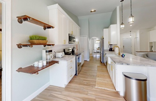 Tropic Casa | New Listing-Heart of Melbourne w/POOL