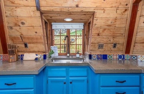Coarsegold Cabina | New Listing- Hobbit House @ Yosemite w/spa/firepit/unique
